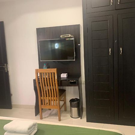 Hotel Greenlife Kochi Exterior photo