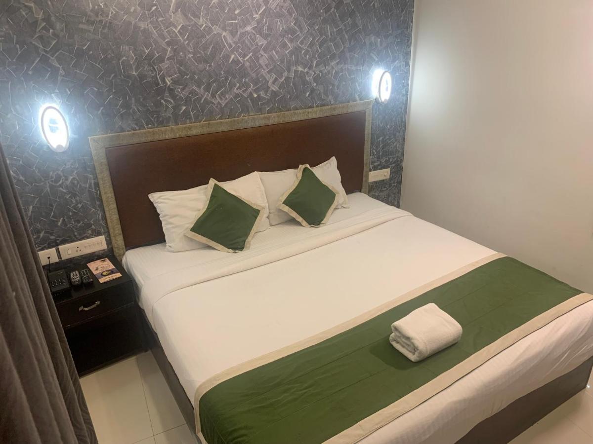 Hotel Greenlife Kochi Exterior photo