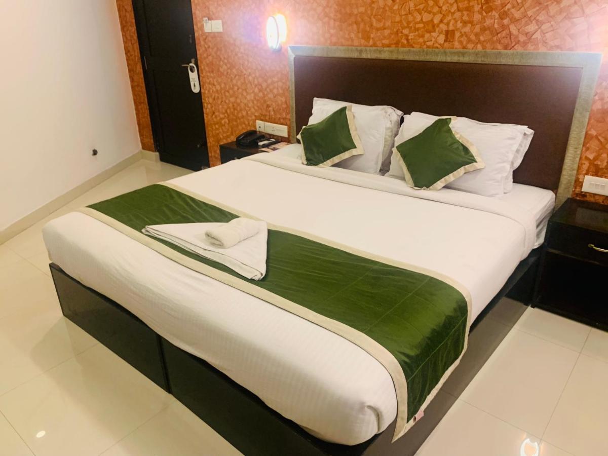 Hotel Greenlife Kochi Exterior photo
