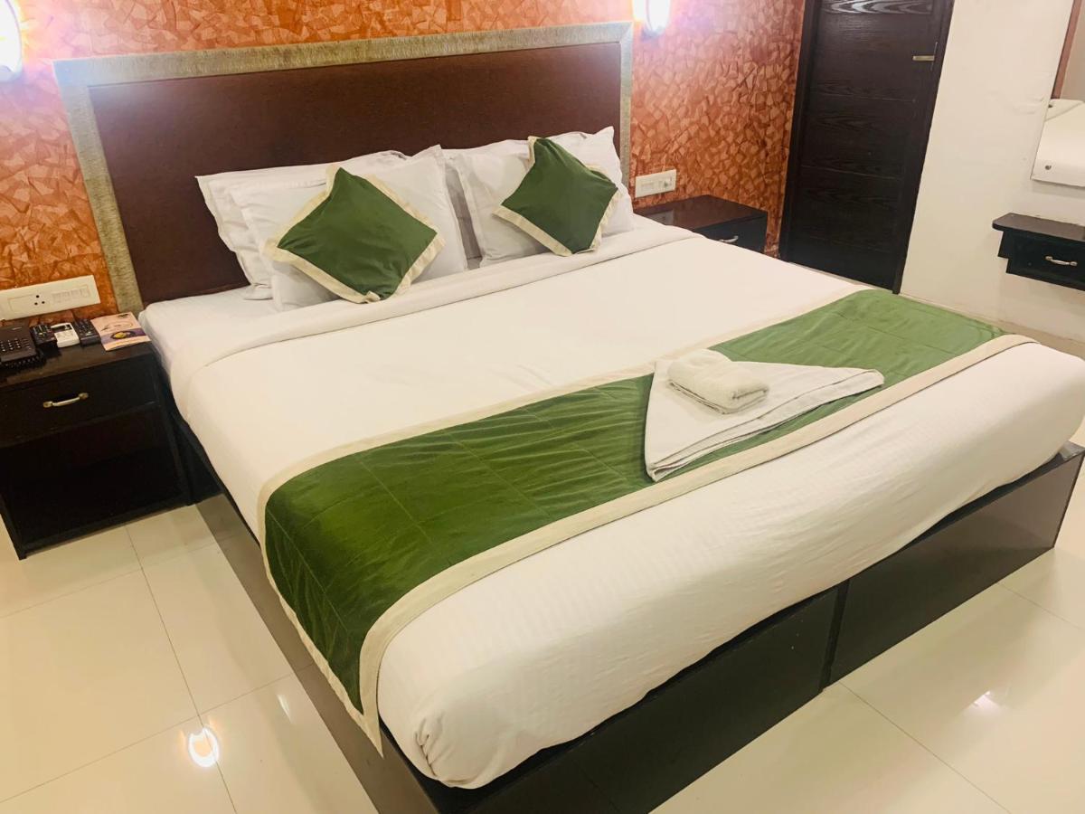 Hotel Greenlife Kochi Exterior photo