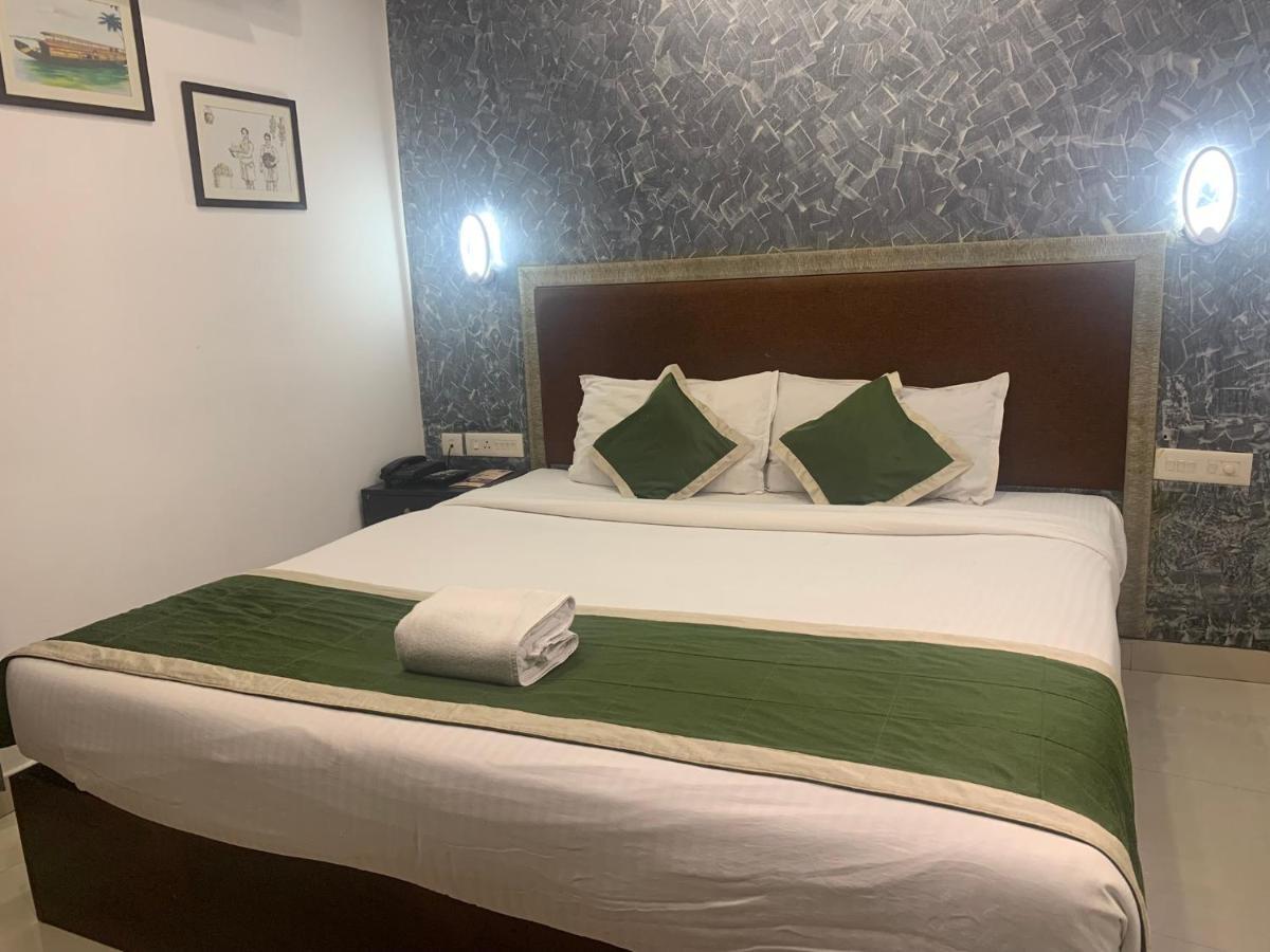 Hotel Greenlife Kochi Exterior photo