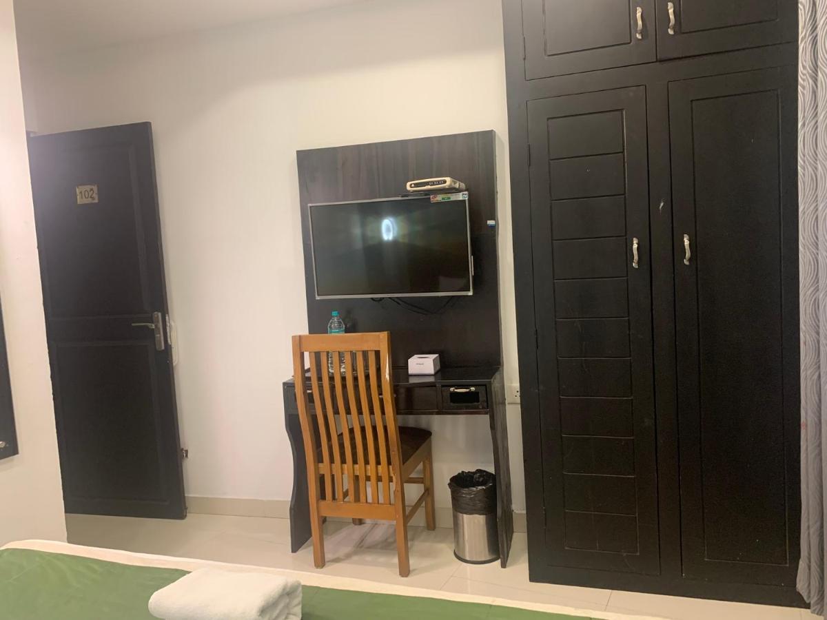 Hotel Greenlife Kochi Exterior photo