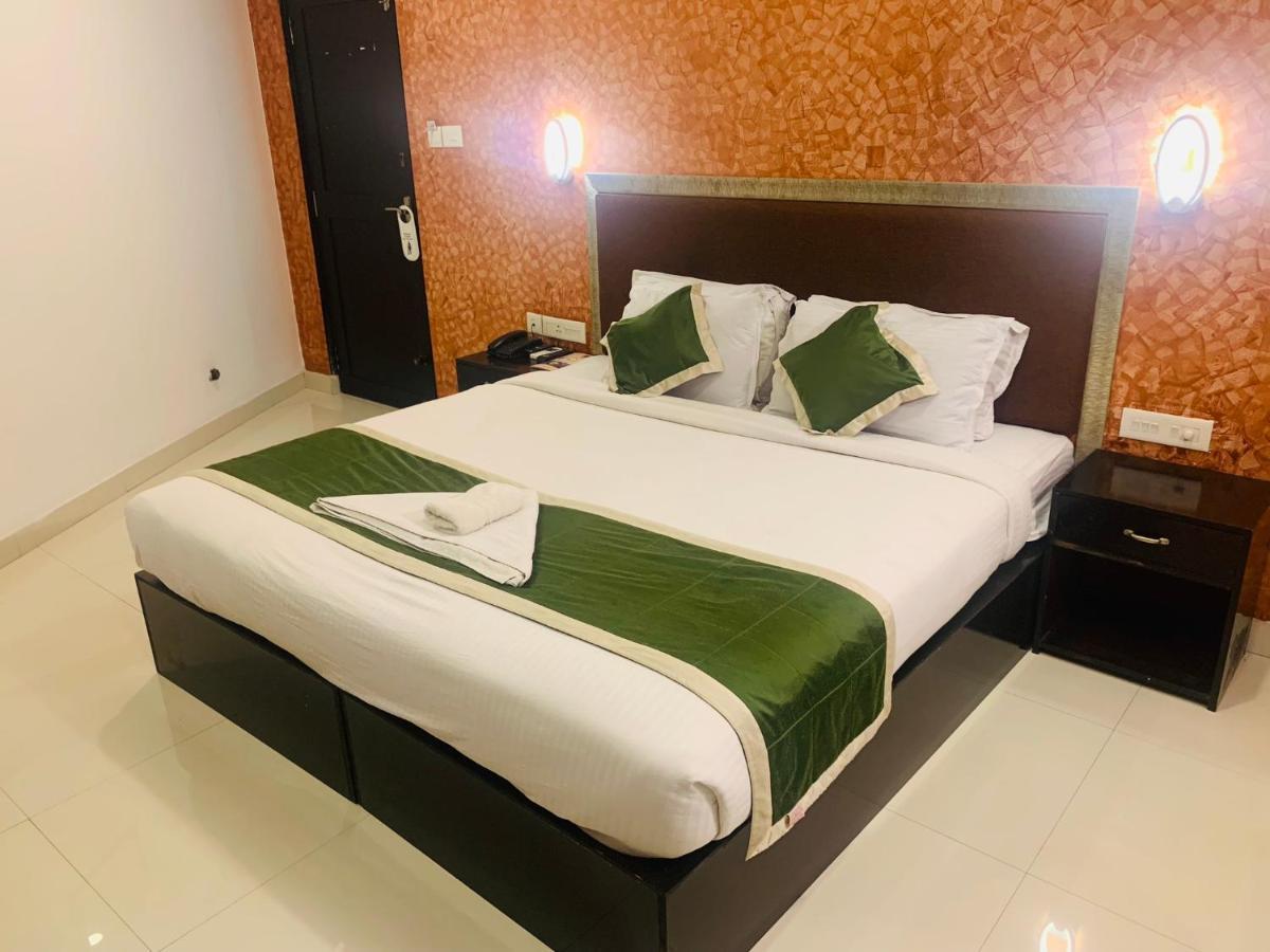 Hotel Greenlife Kochi Exterior photo